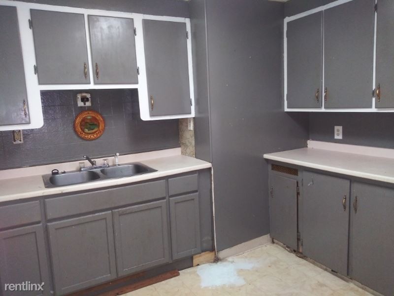 Foto principal - 3 br, 1 bath House - 55 Bickford Ave