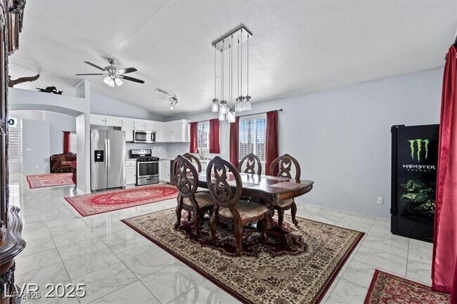 Foto del edificio - 2419 Country Orchard St