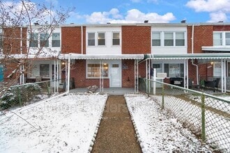 Building Photo - 2034 Kelmore Rd