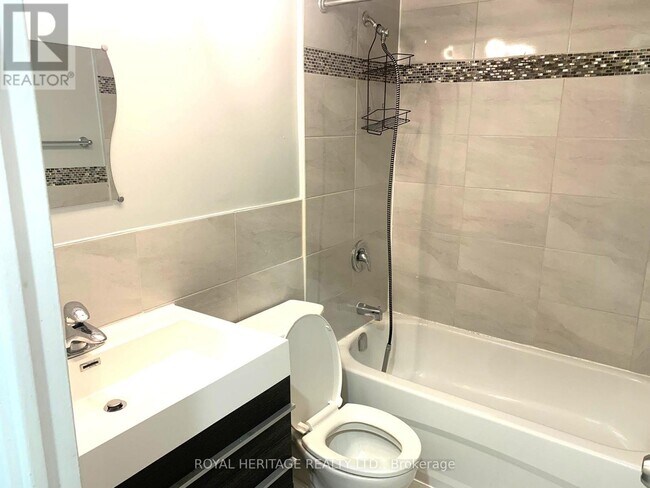 Photo du bâtiment - 1 Massey Square