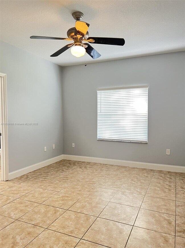 Foto del edificio - 1273 NW 171st Terrace