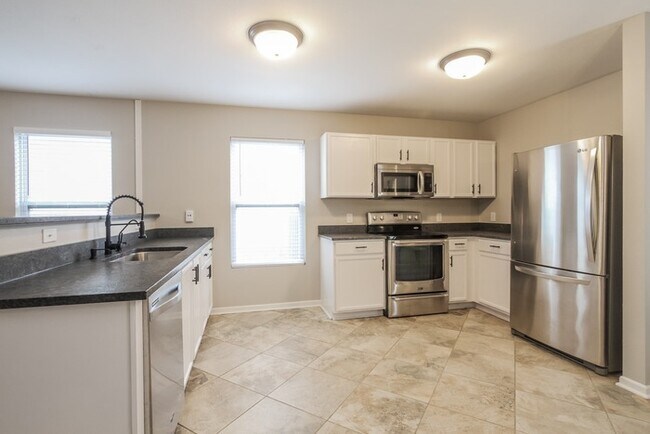 Foto del edificio - Spacious 3-Bedroom Greenfield Home