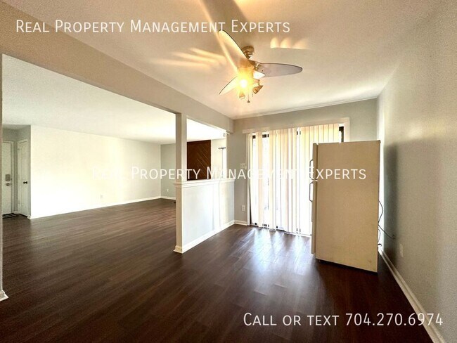 Foto del edificio - 5718 Dockside Dr