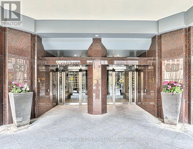 Building Photo - 24 Wellesley St W