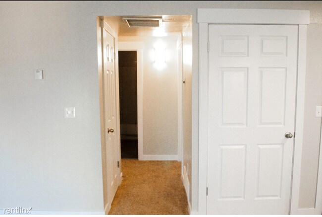 Building Photo - 1818 W 700 N
