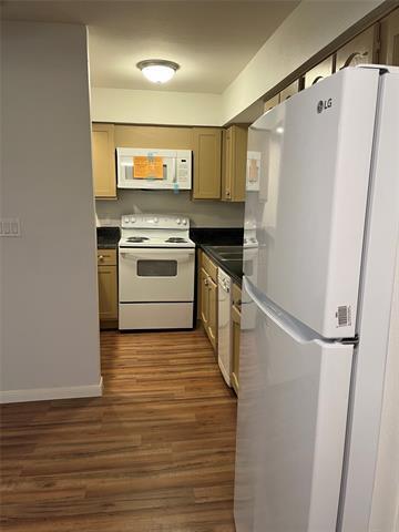 Foto del edificio - 3022 Forest Ln