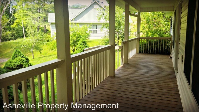 Foto del edificio - 3 br, 2 bath House - 9 Oakwood Dr.