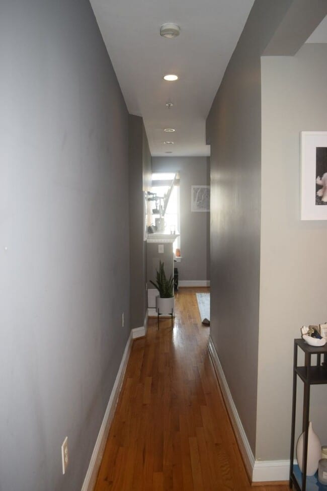 Foto del edificio - Spacious 2br/2ba + garage parking (U Stree...