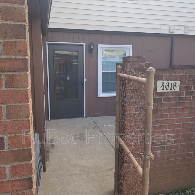 Building Photo - 4616 Old Lantern Way