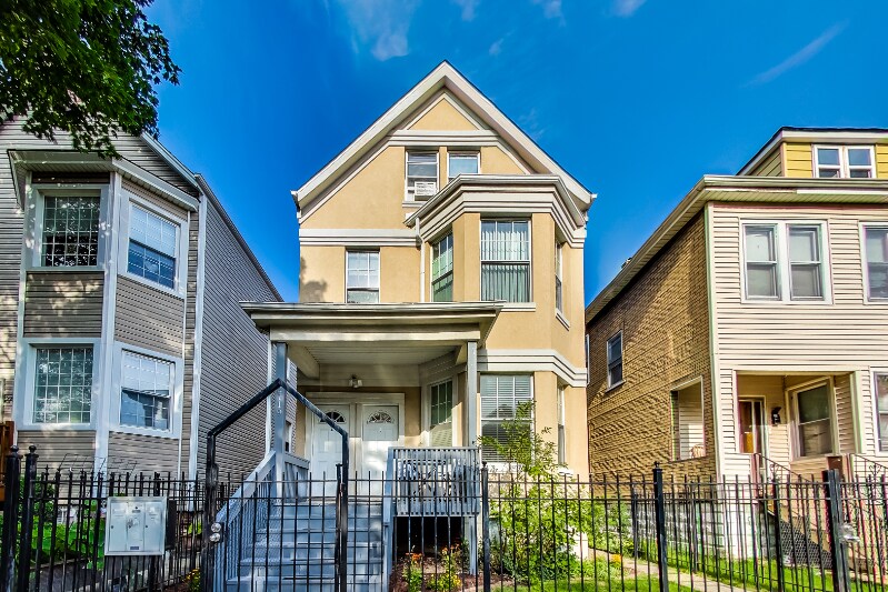 Foto principal - 2719 N Ridgeway Ave