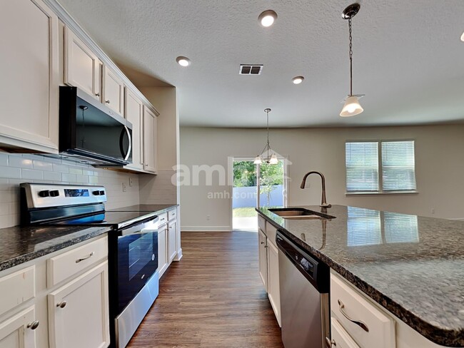 Building Photo - 10314 Watercrest Ct