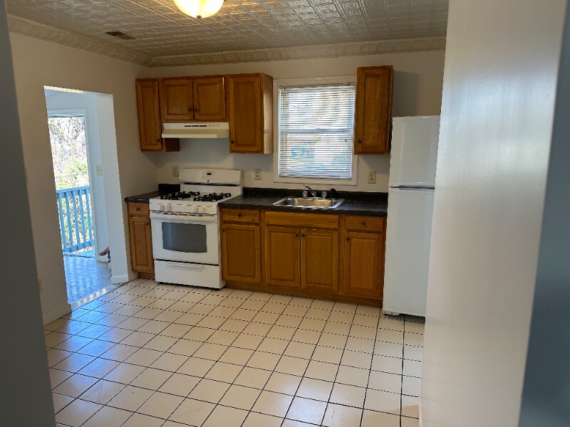 2724 Union St Unit 2, Blue Island, IL 60406 Room for Rent in Blue