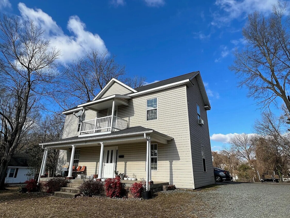 Foto principal - 621 S Mebane St