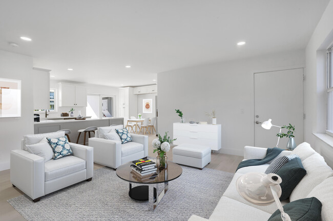Building Photo - 1114 Bel Air Dr