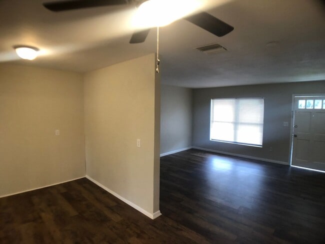 Building Photo - 3 bedroom one bath handy cap equipped