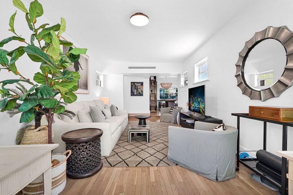 Foto principal - 915 8th St