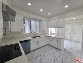 Building Photo - 126 Croft Ave