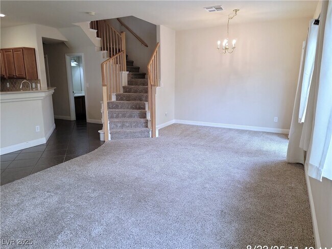 Foto del edificio - 8654 Traveling Breeze Ave
