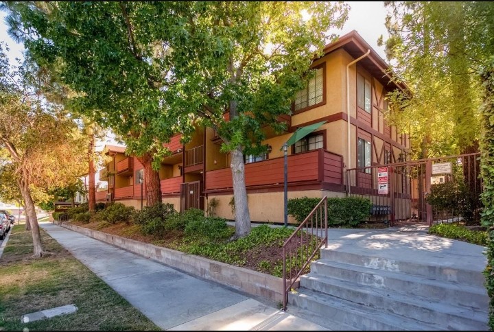 Foto principal - 10221 Oklahoma Ave