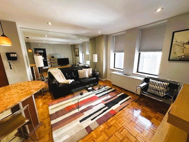 Foto principal - 1 bedroom in New York NY 10019