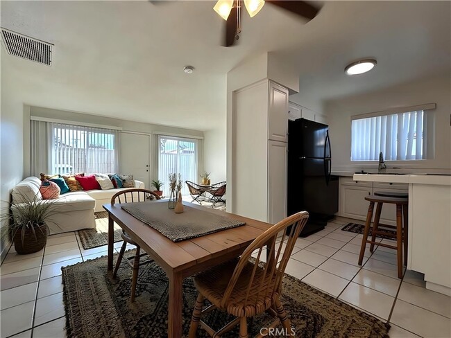 Foto del edificio - 51049 Eisenhower Dr