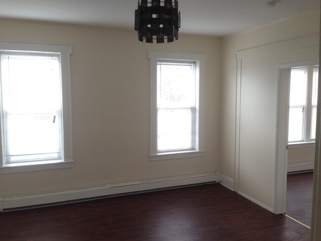 Building Photo - 648 18th Ave