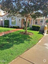 Building Photo - 208 N Primrose Ave