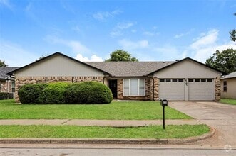 Building Photo - 620 Huntwich Dr