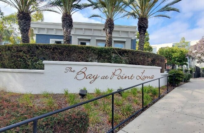 Foto del edificio - 2 Bed, 2 Bath located within Point Loma an...