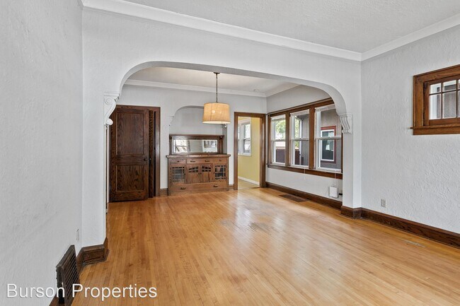 Building Photo - 3 br, 2 bath House - 2929 36th Ave S
