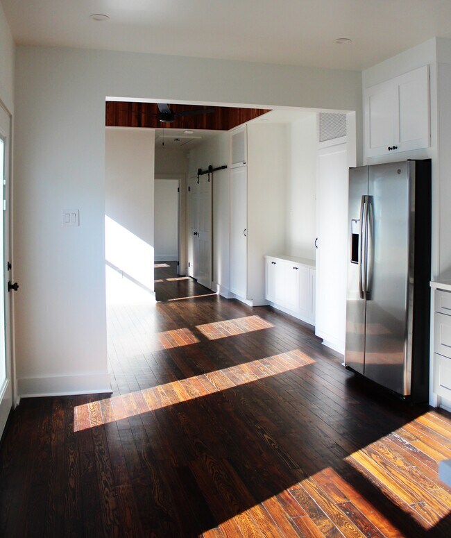 Foto del edificio - 4904 Loyola Ave