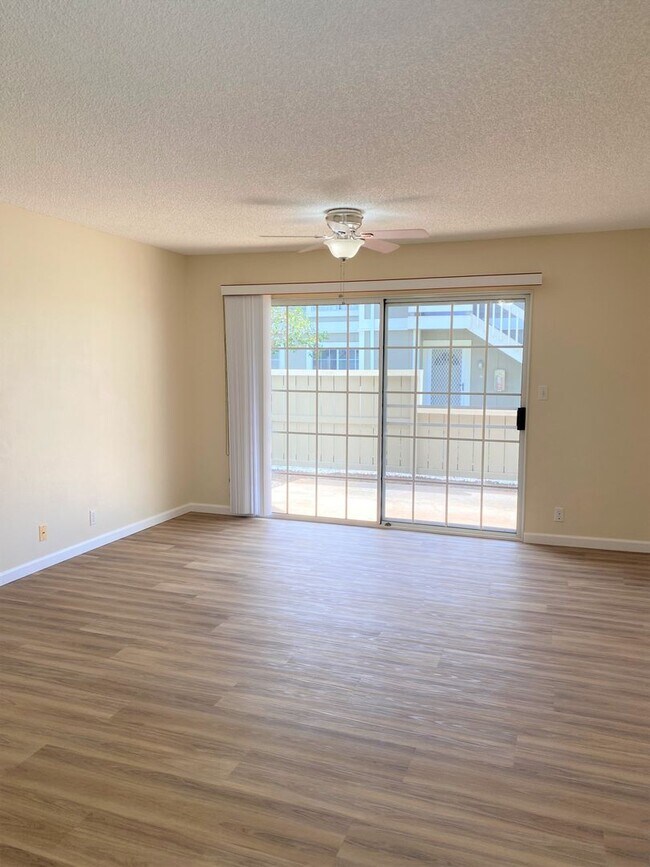 Foto del edificio - Royal Palm - Renovated two bedroom in Waip...