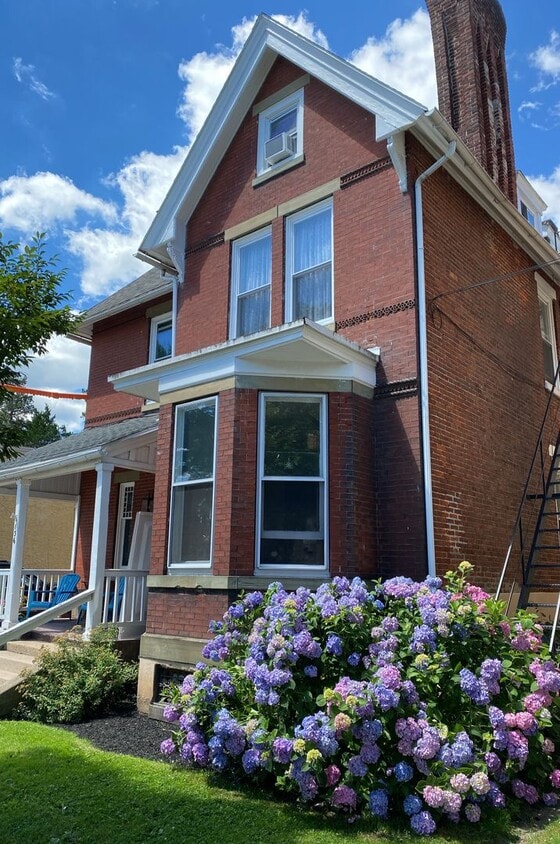 Primary Photo - The Phoenixville Lofts-Upgraded Studio/1 b...
