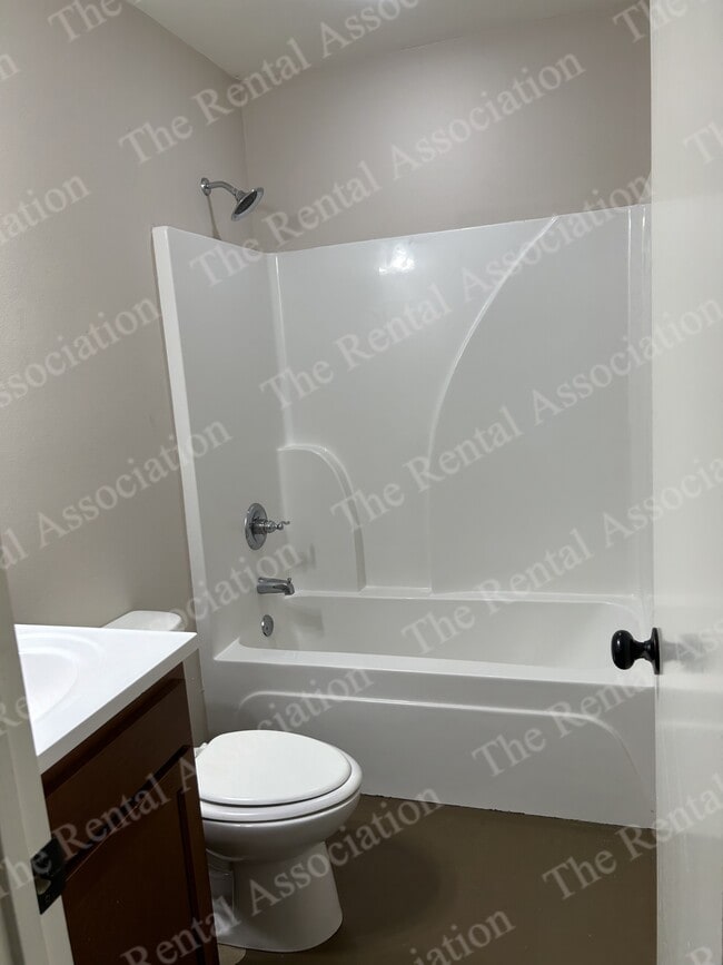 Building Photo - 185 Brownlee Rd