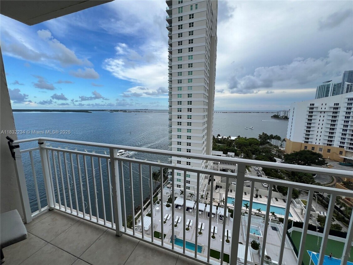 Foto principal - 770 Claughton Island Dr