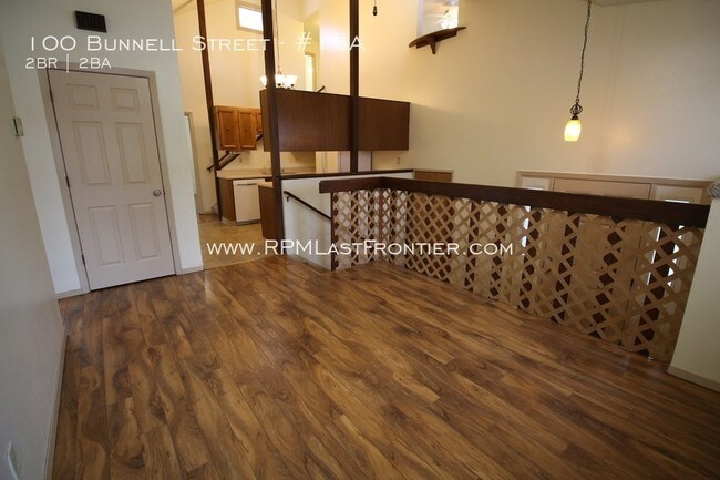 Foto del edificio - East Anchorage condo with awesome layout!