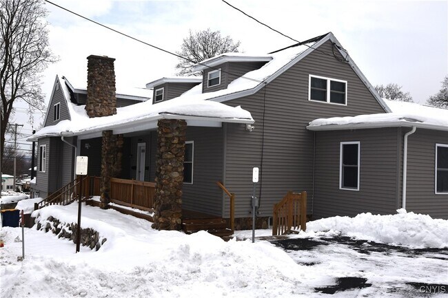 Foto del edificio - 137 Genesee St