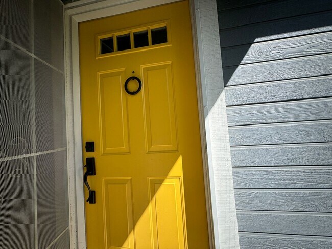 Foto del edificio - Adorable Newly Remodeled Dual Primary / 2 ...