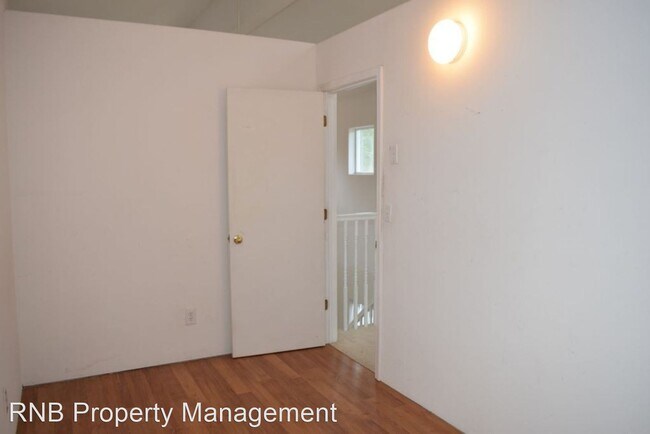 Building Photo - 3 br, 1.5 bath House - 661 Calvados Avenue