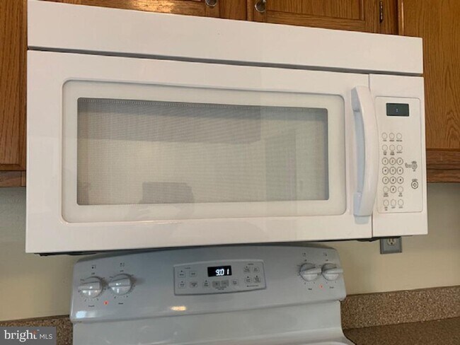 Foto del edificio - 6012 Red Wolf Pl