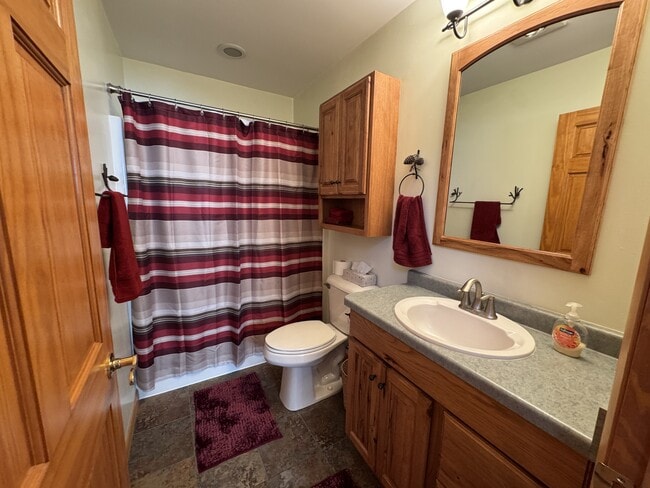 Building Photo - N. N Townline Rd