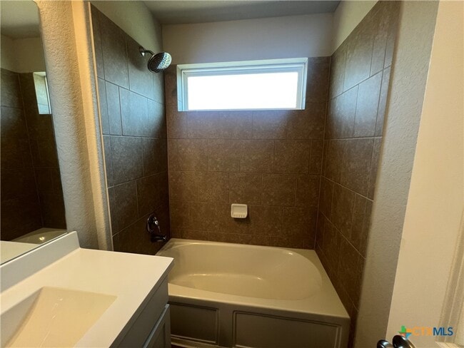 Building Photo - 2410 Moselle Ln