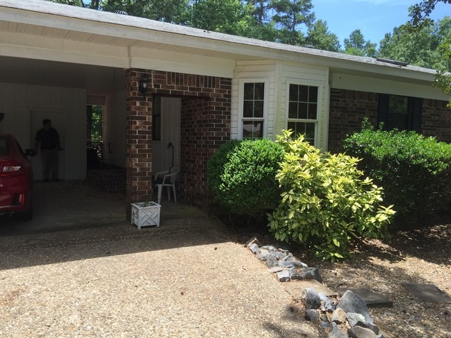 Building Photo - 27 W Villena Dr