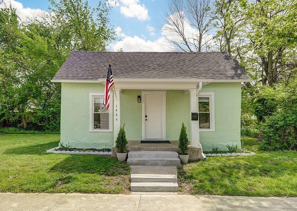 Primary Photo - 1464 N Johnston Ave