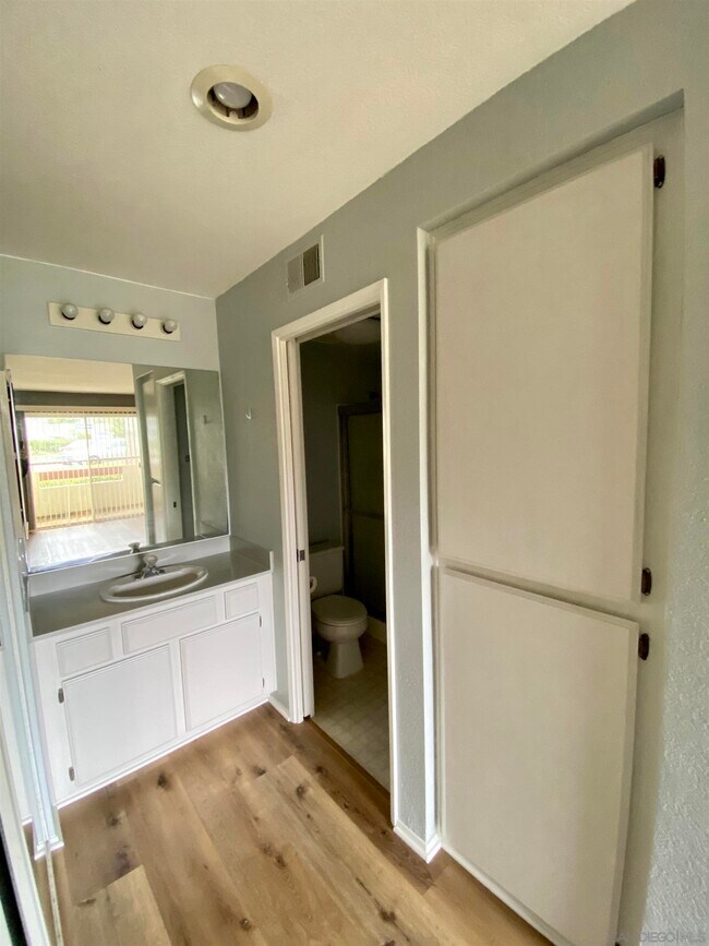 Building Photo - 400 Stoney Point Way