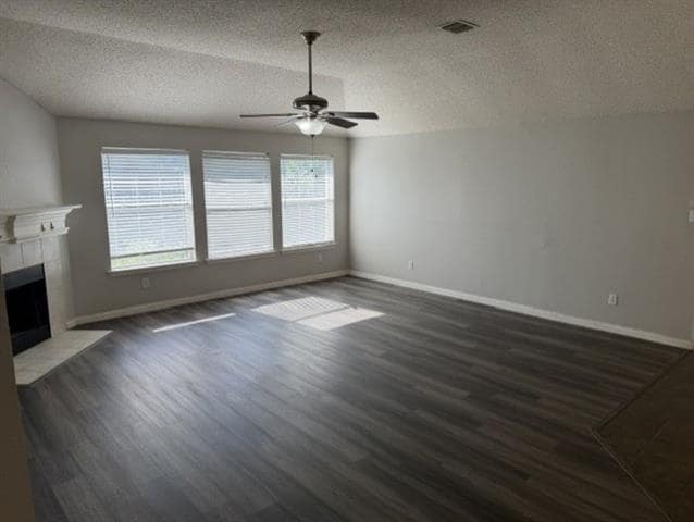 Building Photo - 8806 Oakwood Ln