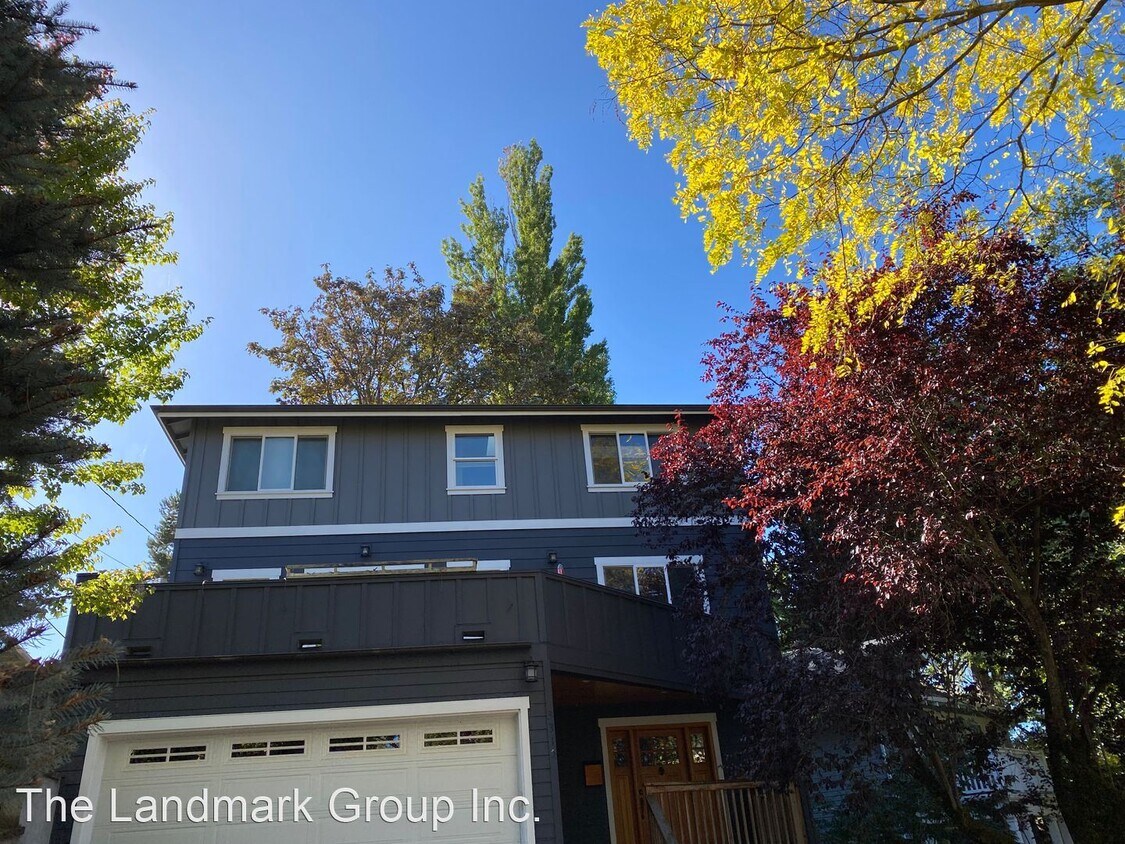 Foto principal - 4 br, 4 bath House - 3315 E Denny Way