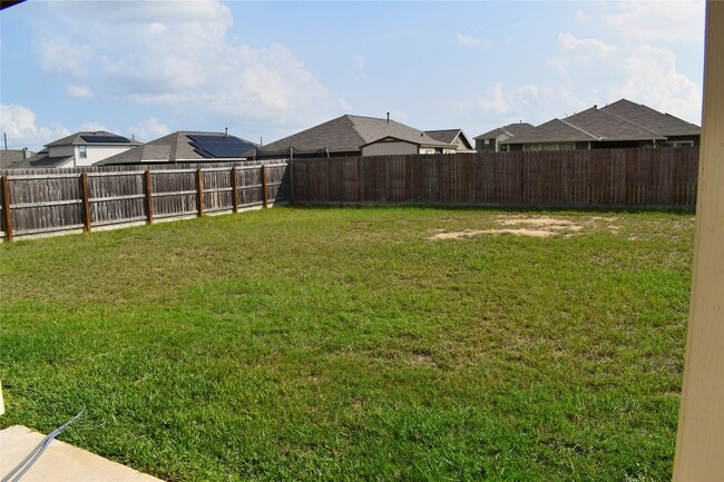 Building Photo - 204 White Wing Ln