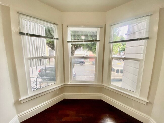 Building Photo - 486 1/2 Grove Street-