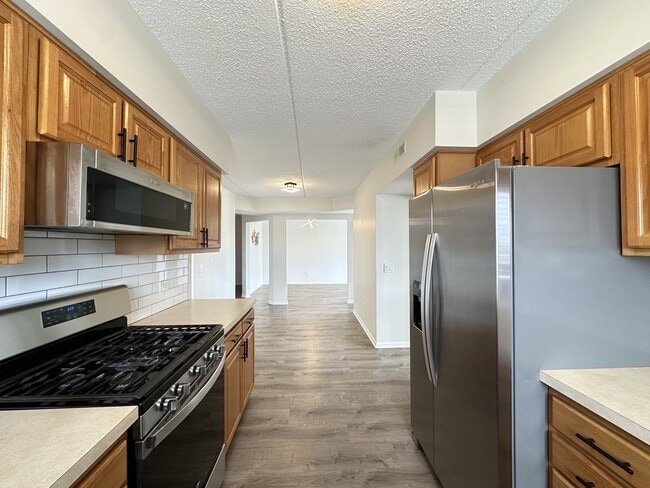 Foto del edificio - 5555 N Cumberland Ave
